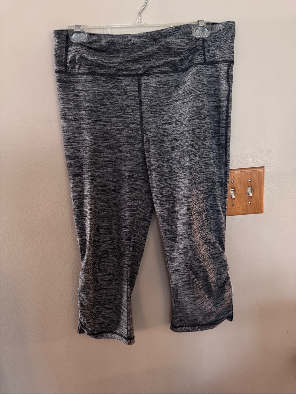 Tangerine women grey/black Performance Stretch Capri Leggings zipper detail